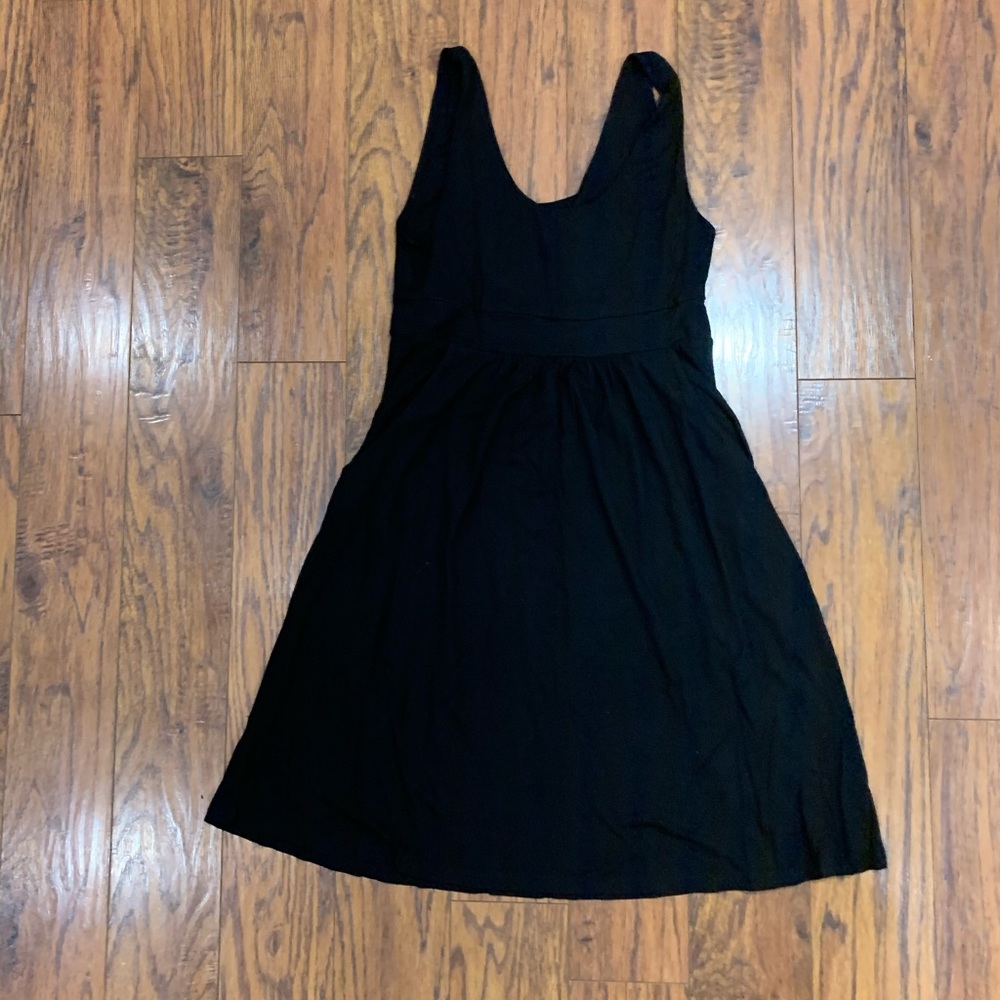 Black dress with pockets stretch